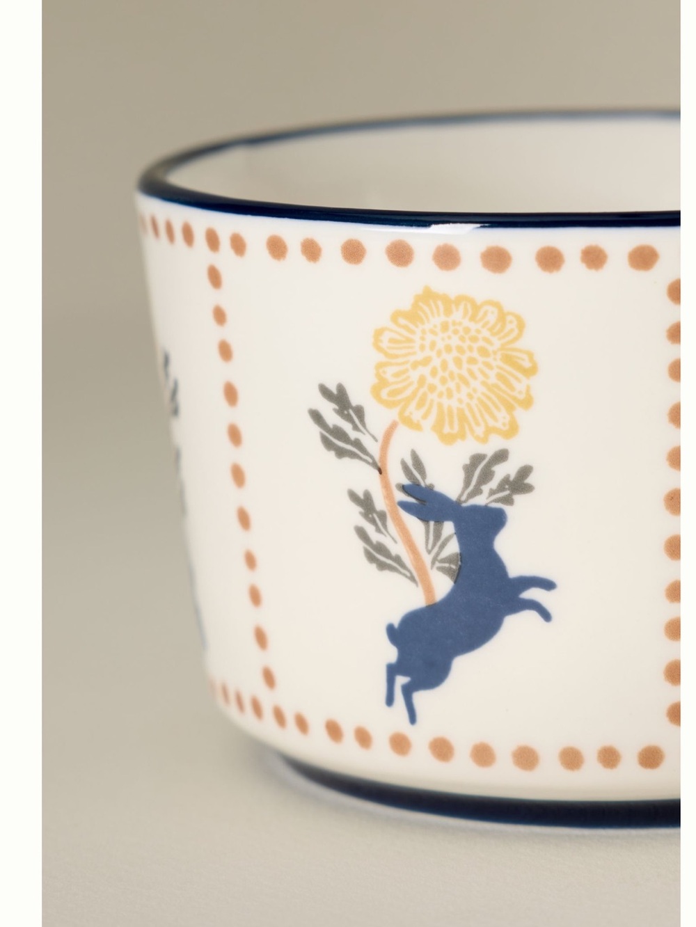๐ซAnthropologie Stoneware Berry Basket Millie Bunny Large New Rustic Ivory Blue